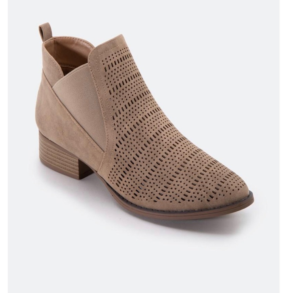 Francesca’s collection laser cut booties